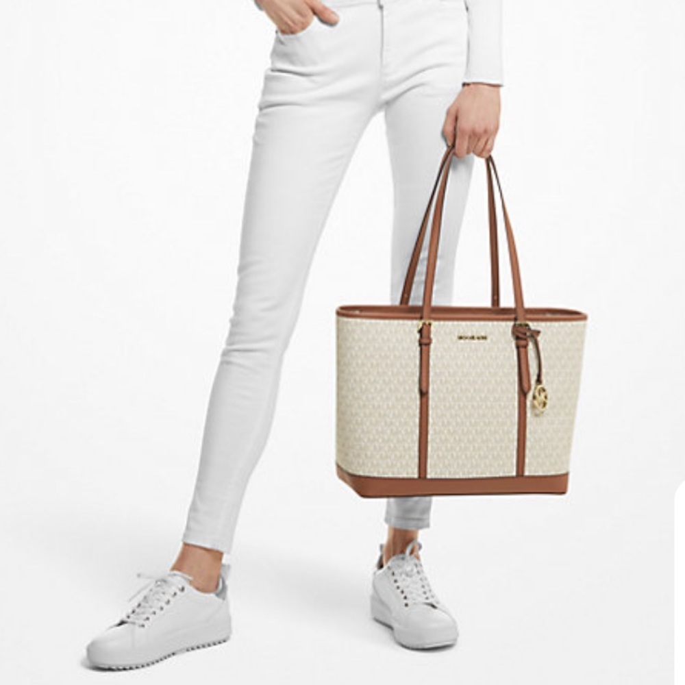 MICHAEL KORS VANILLA SIGNATURE COLOR 
Jet Set Travel Large Logo Tote Bag - Picture 2 of 15